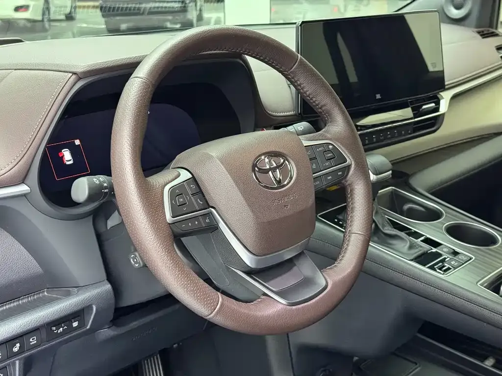 Toyota Granvia 2024 из CN, фото 6