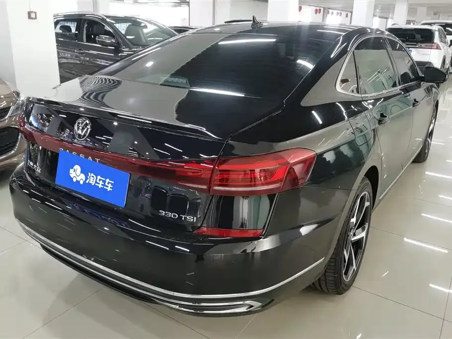 Volkswagen Passat — фото 8