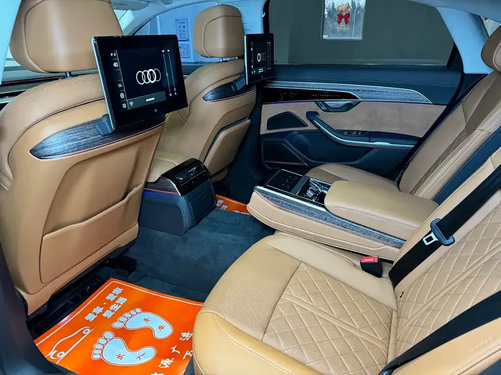 Audi A8 2024 из CN, фото 4