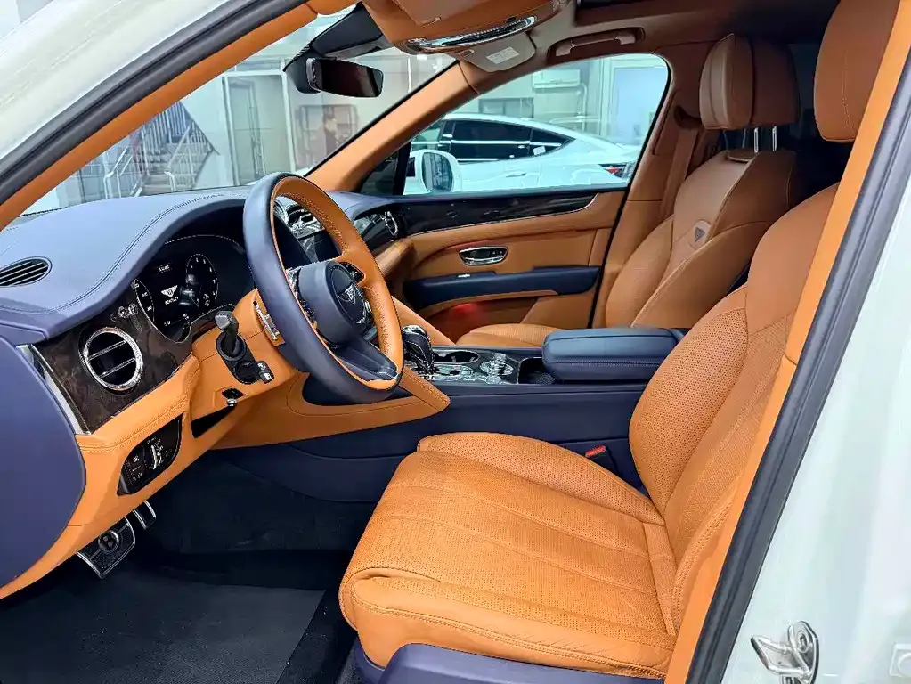 Bentley Bentayga 2021 из CN, фото 9