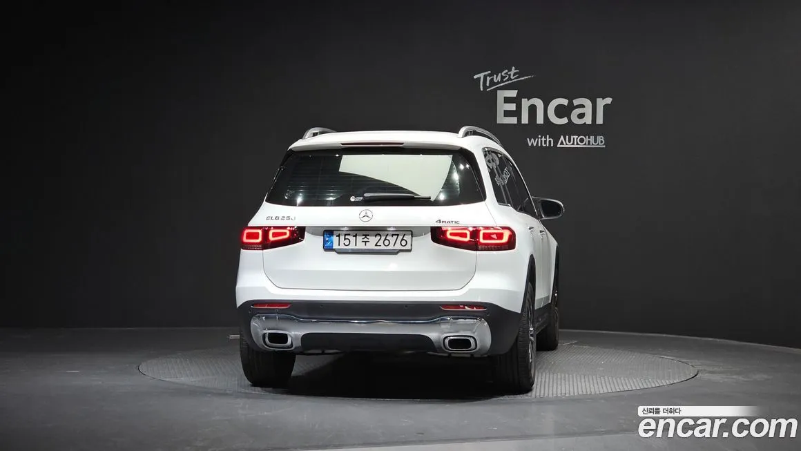 Mercedes-Benz GLB-Class — фото 10