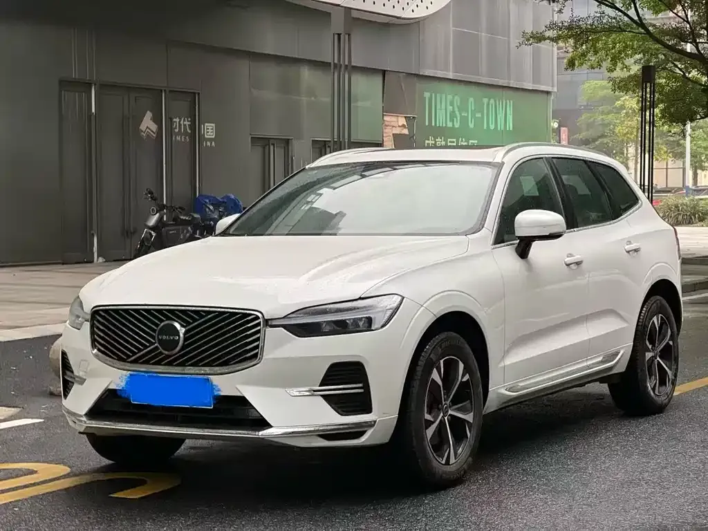 Volvo XC60 — фото 1