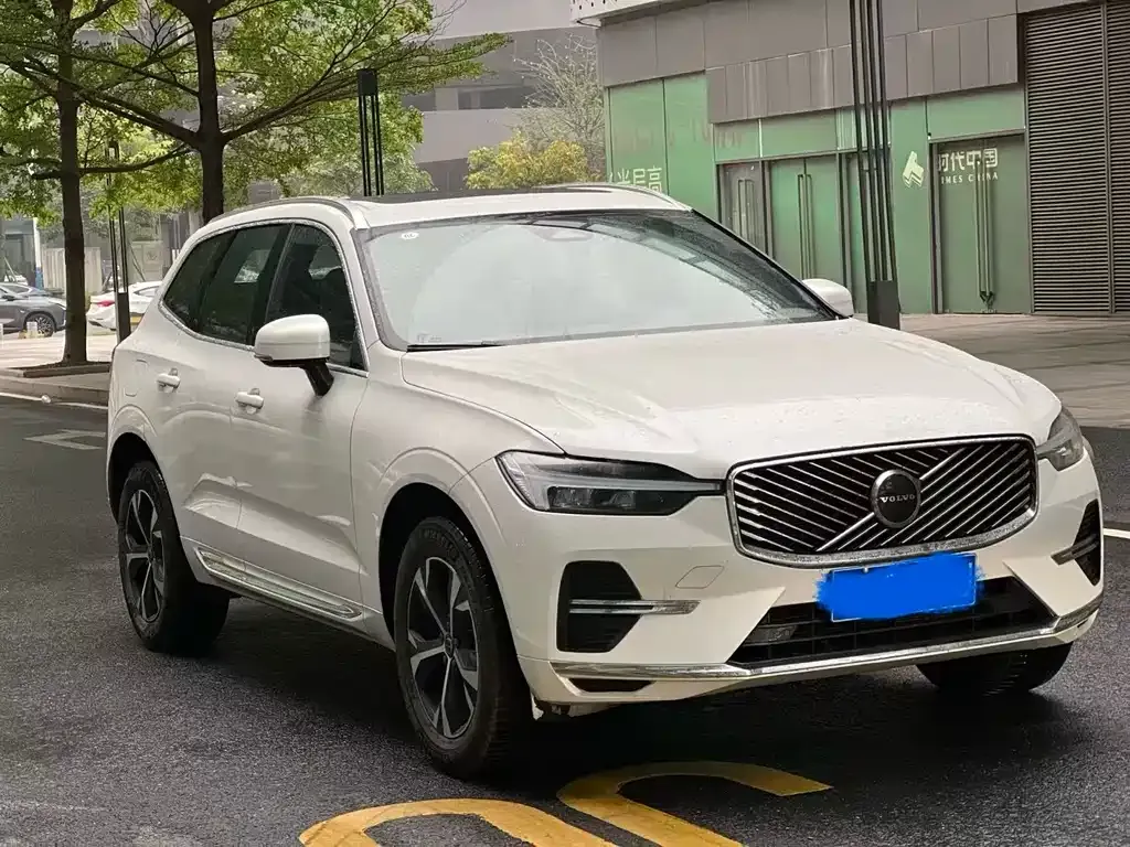 Volvo XC60 — фото 9