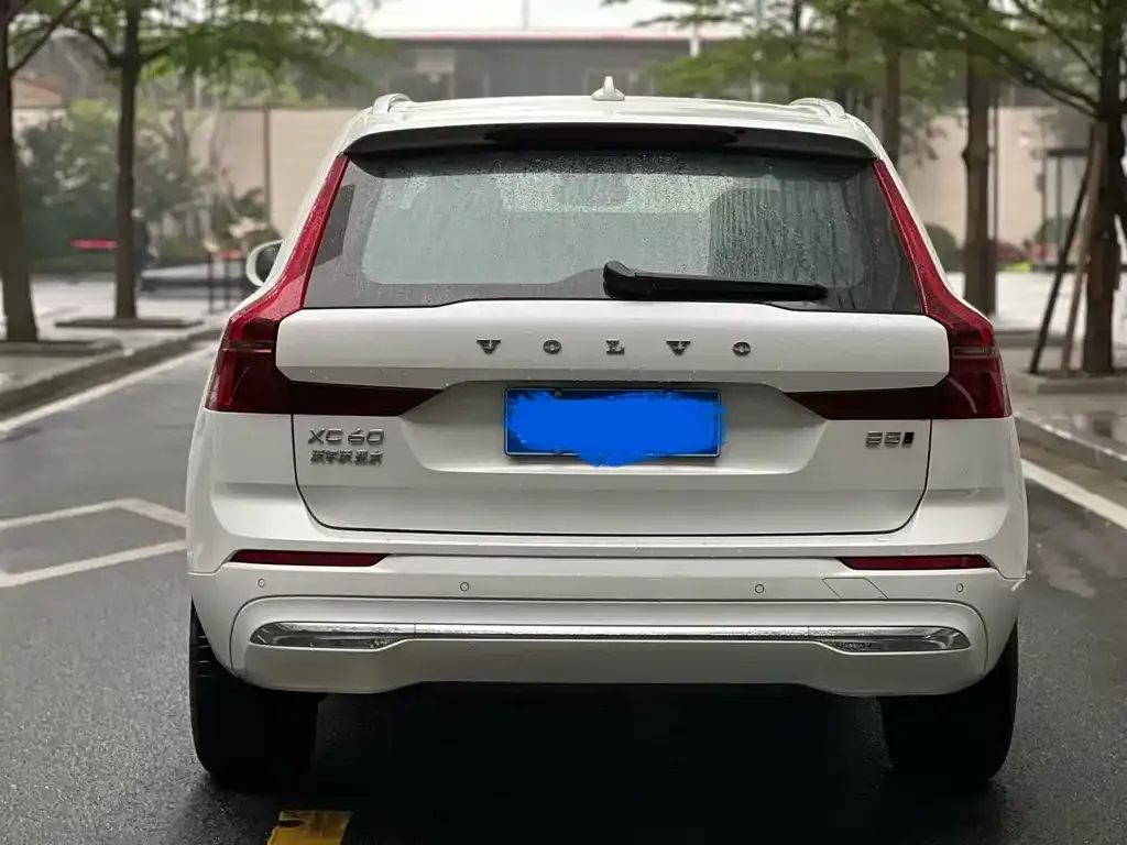 Volvo XC60 — фото 2