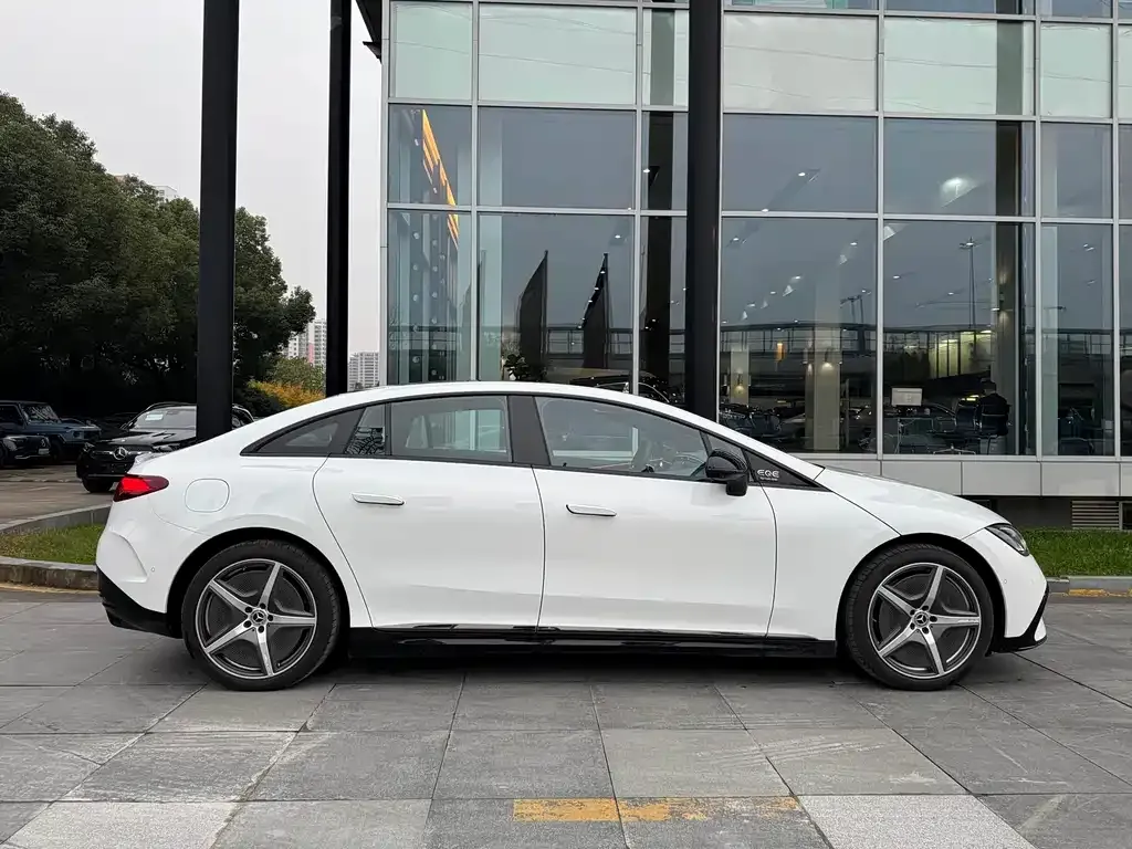 Mercedes-Benz EQE 2023 из CN, фото 5