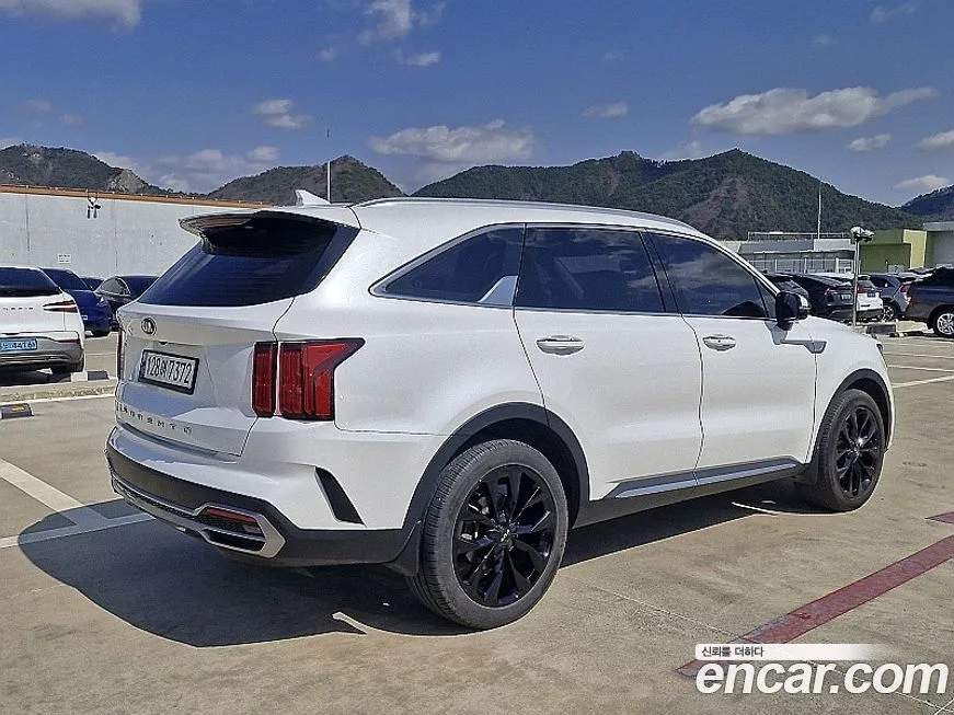 Kia Sorento — фото 8