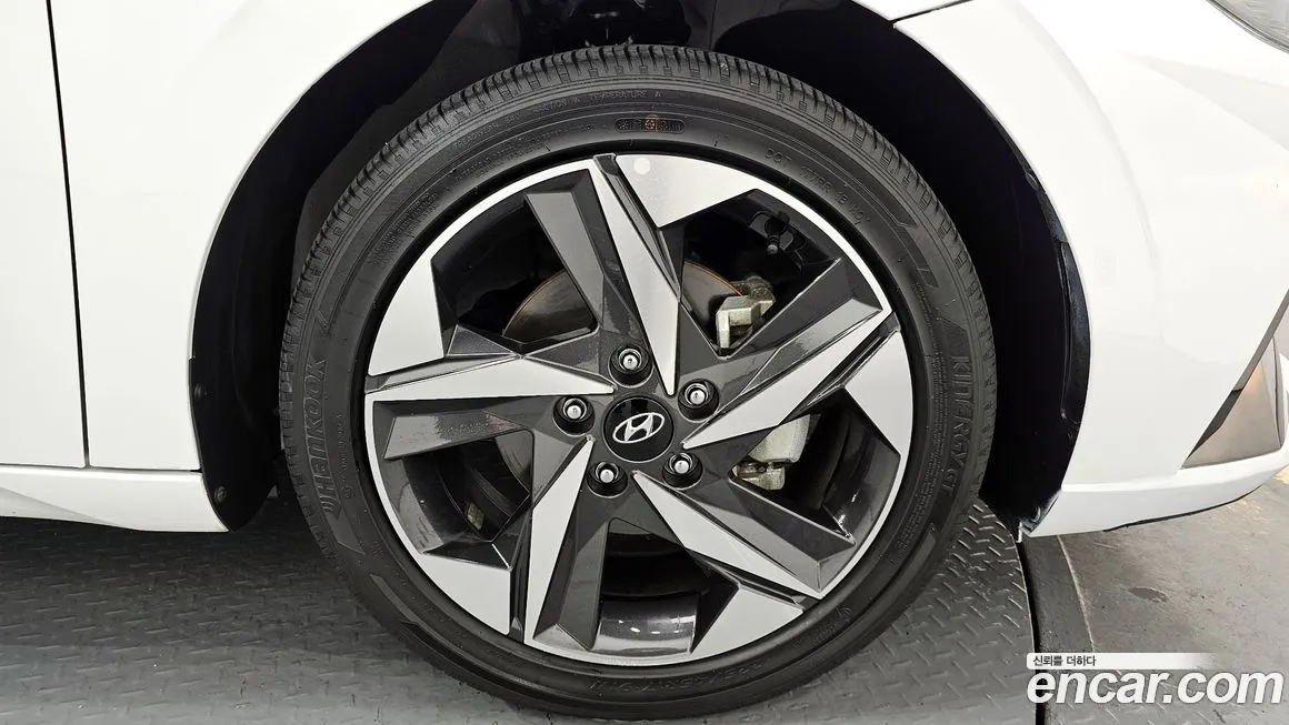 Hyundai AVANTE — фото 4