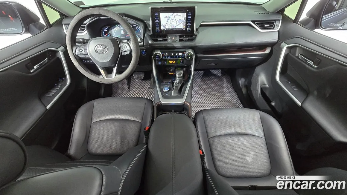 Toyota RAV4 — фото 9