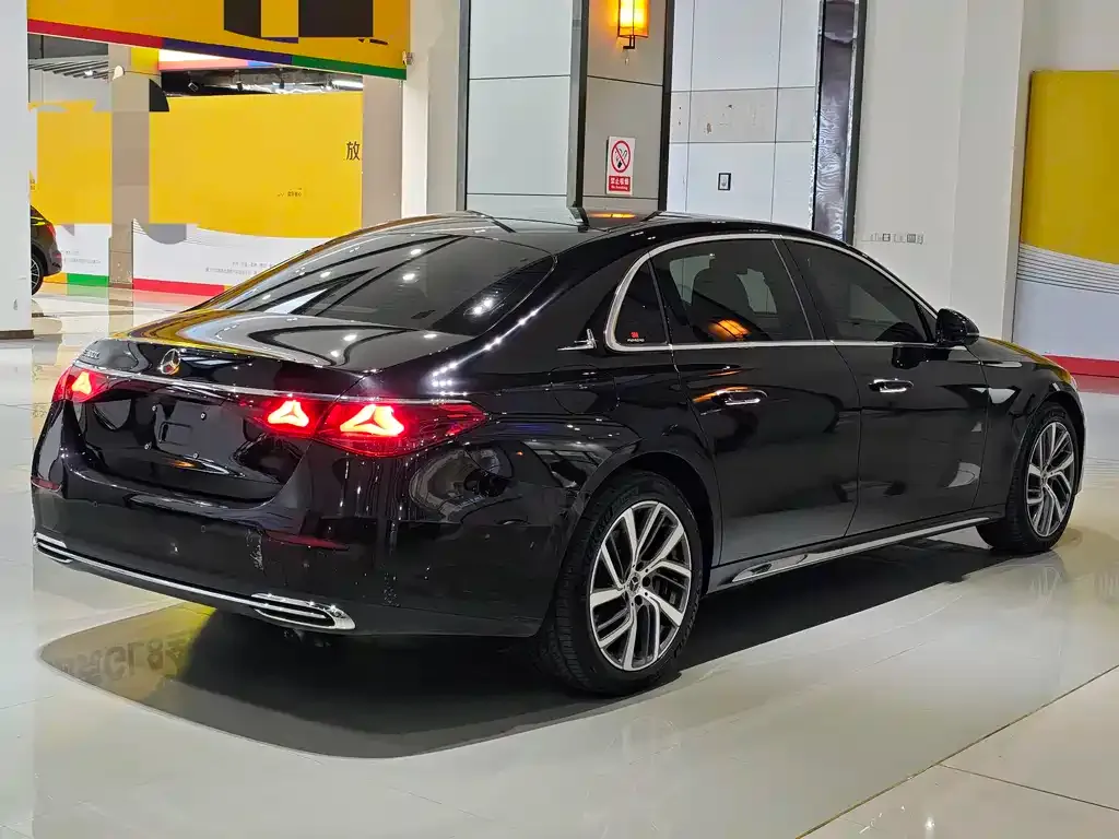 Mercedes-Benz E-Class 2025 из CN, фото 2