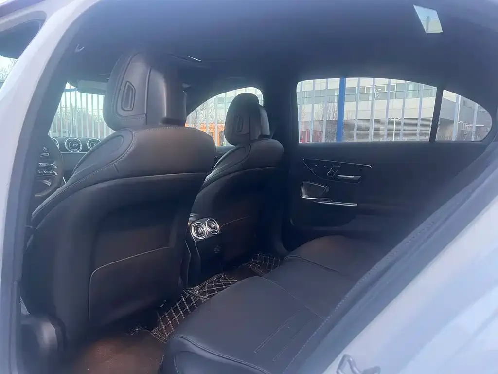 Mercedes-Benz C-Class 2023 из CN, фото 2