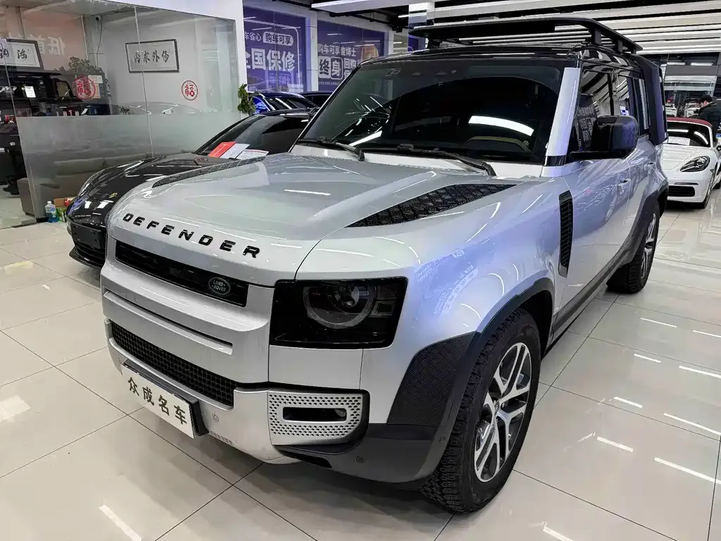 Land Rover Defender — фото 1
