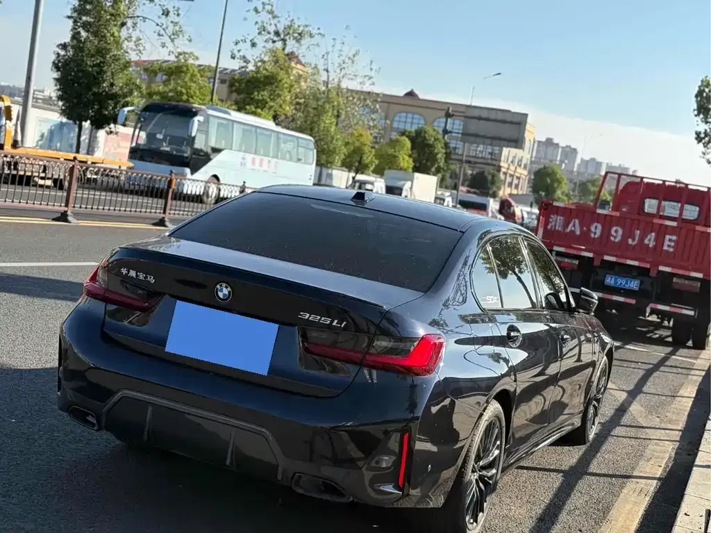 BMW 3 Series 2023 из CN, фото 10