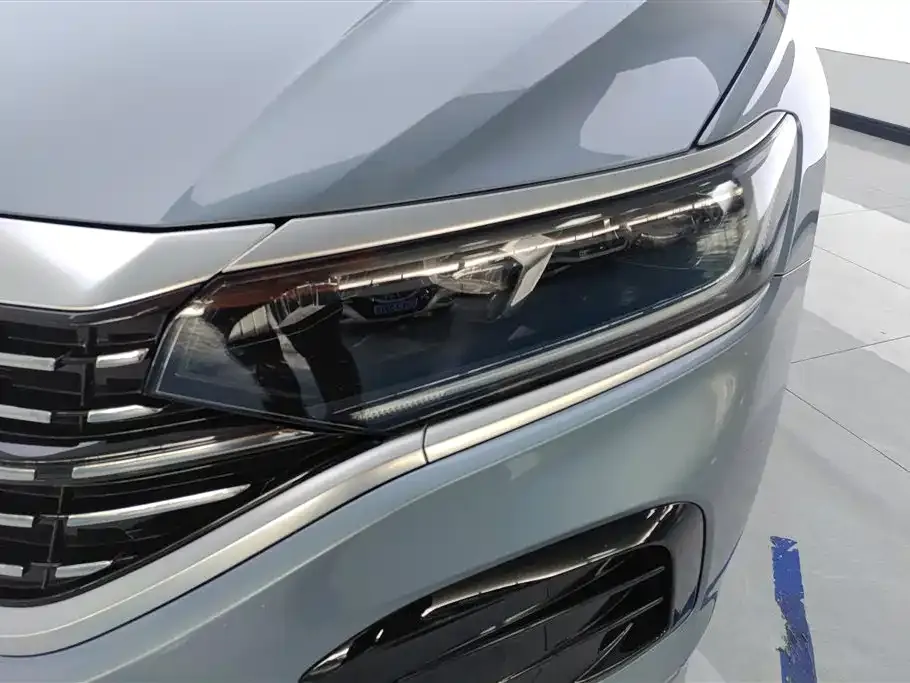 Volkswagen Passat — фото 9
