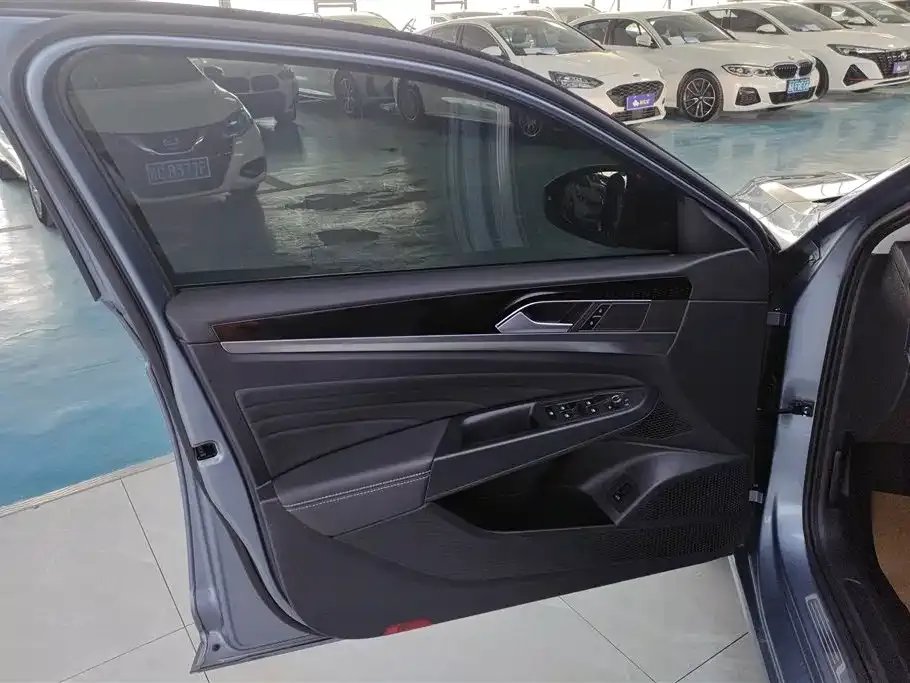 Volkswagen Passat — фото 6