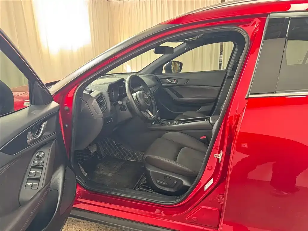 Mazda CX-4 2023 из CN, фото 4