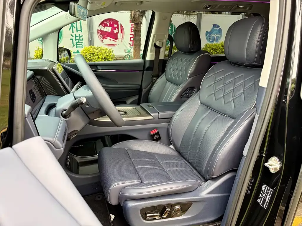 GAC Motor Trumpchi M8 — фото 3