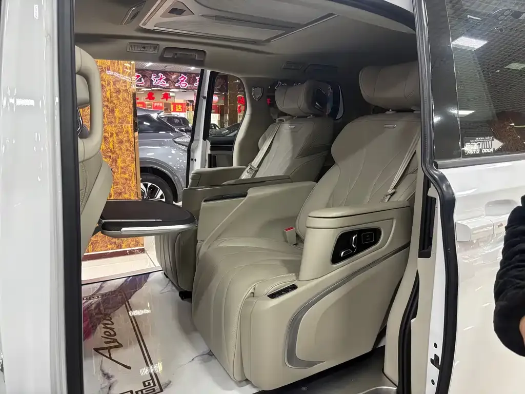 Buick GL8 2024 из CN, фото 4