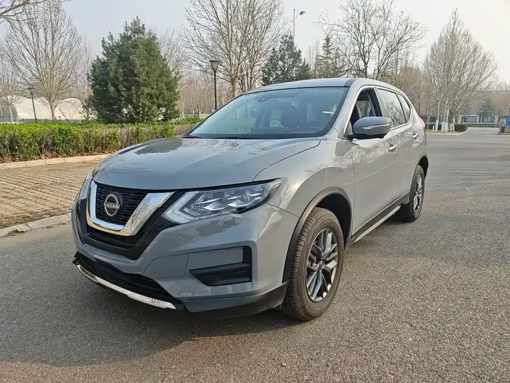 Nissan X-Trail — фото 1