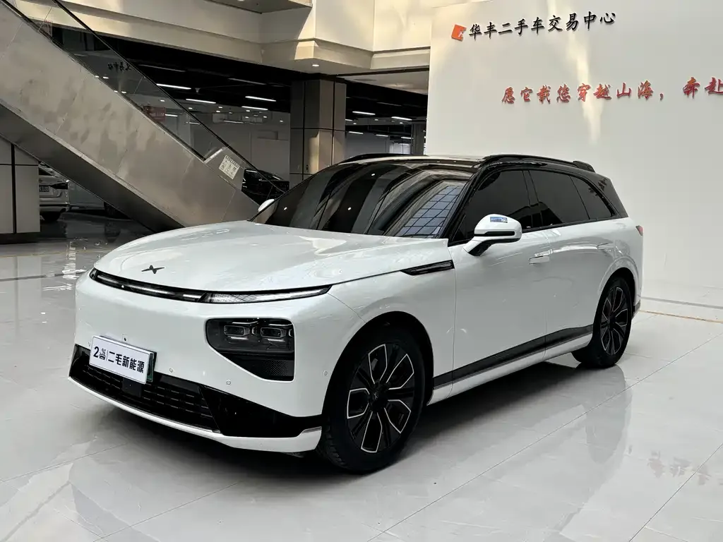 XPeng G9 — фото 1