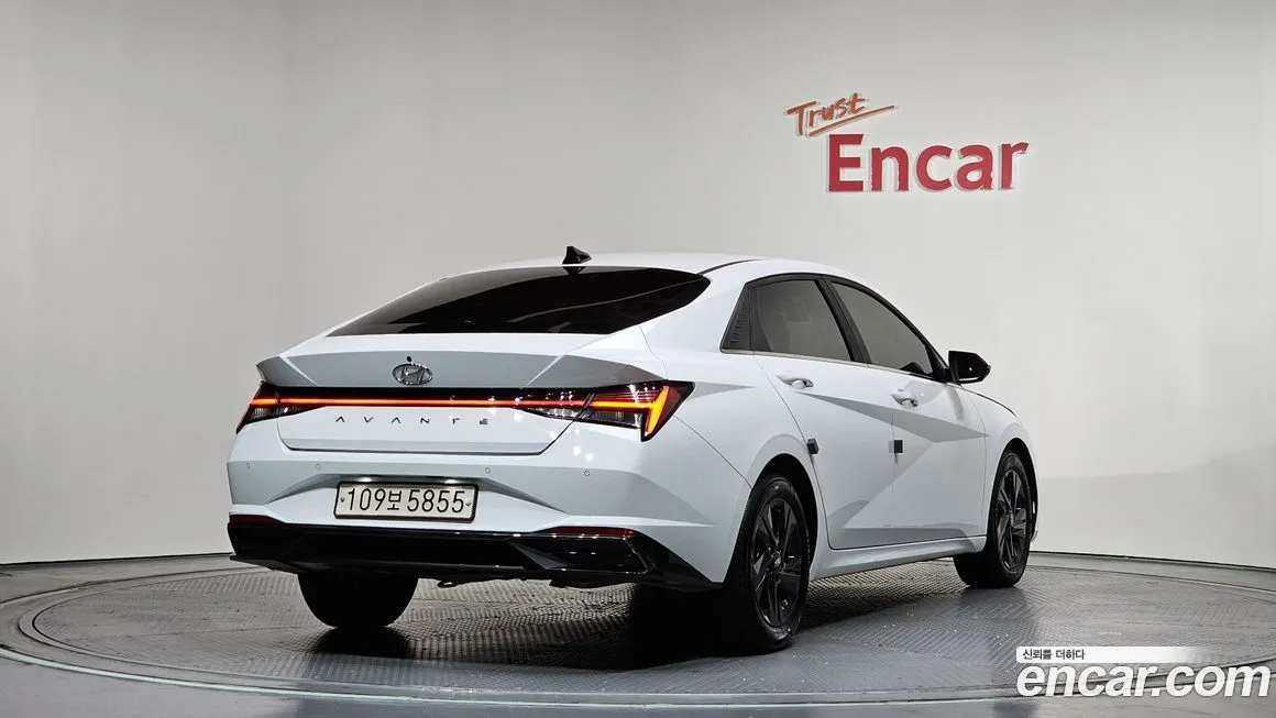 Hyundai AVANTE — фото 2
