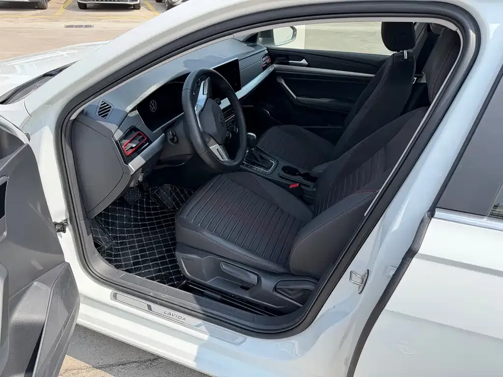 Volkswagen Lavida 2023 из CN, фото 2
