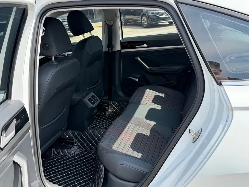 Volkswagen Lavida 2023 из CN, фото 9