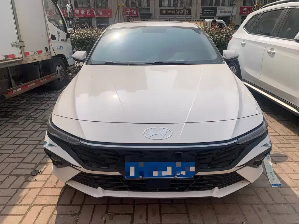 Hyundai Elantra 2023 из CN, фото 8