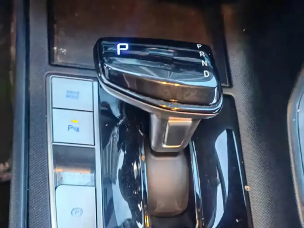 Hyundai Elantra 2023 из CN, фото 3