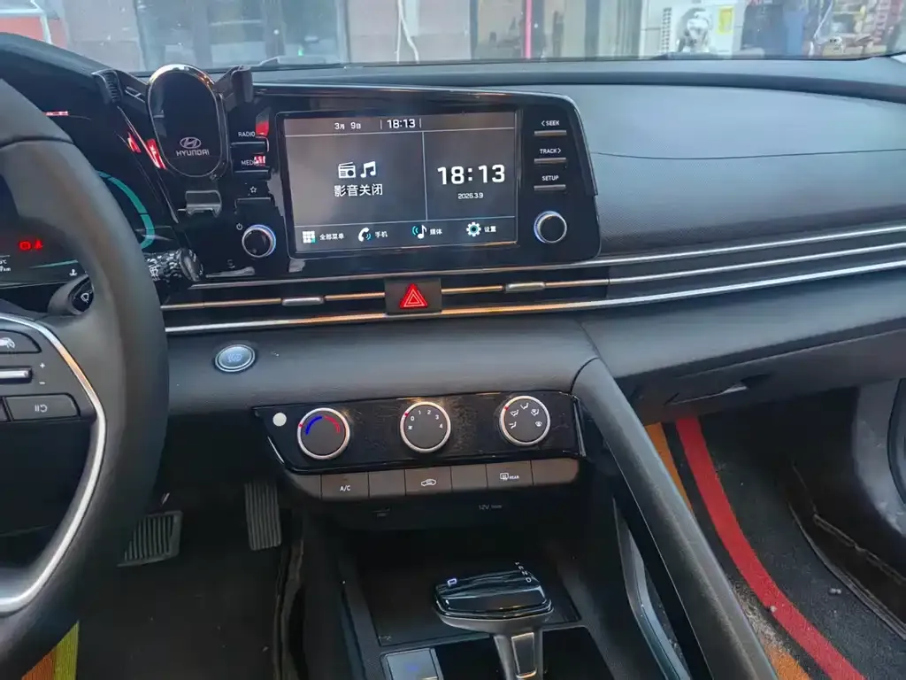 Hyundai Elantra 2023 из CN, фото 5