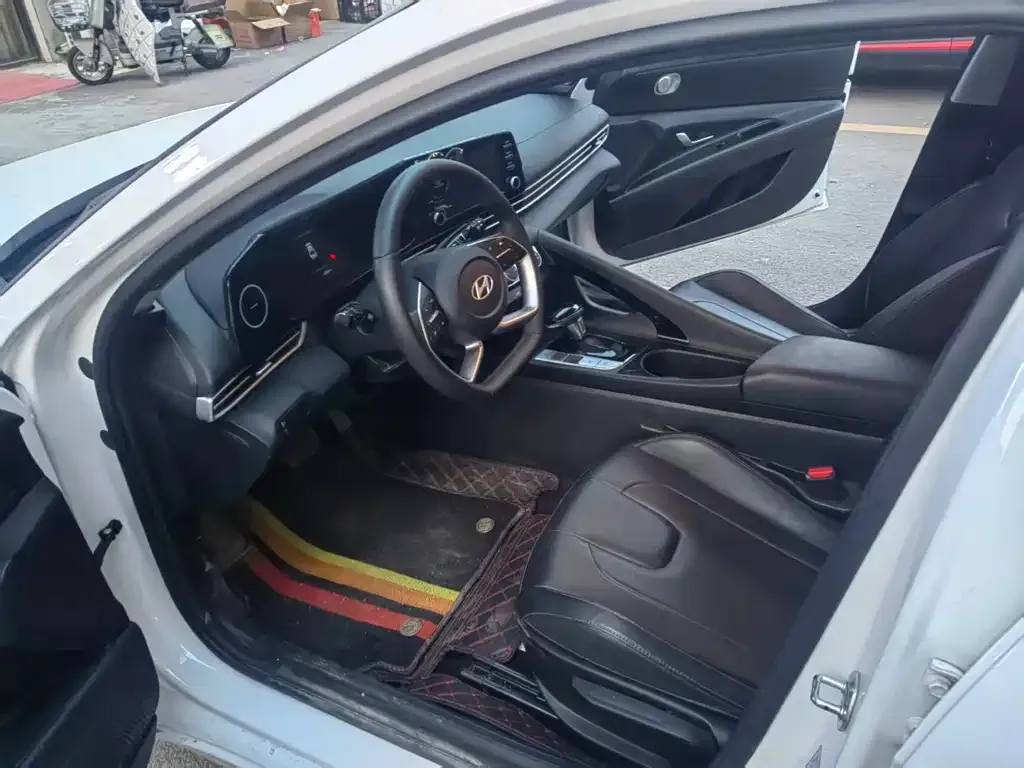 Hyundai Elantra 2023 из CN, фото 6