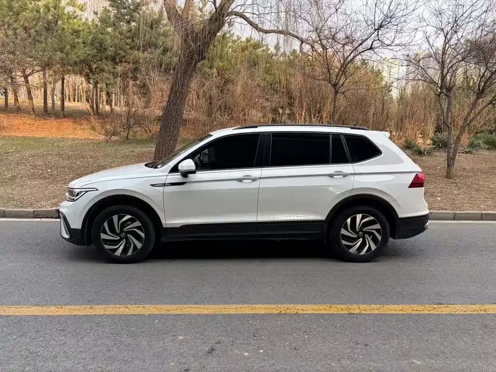Volkswagen Tiguan L 2022 из CN, фото 7