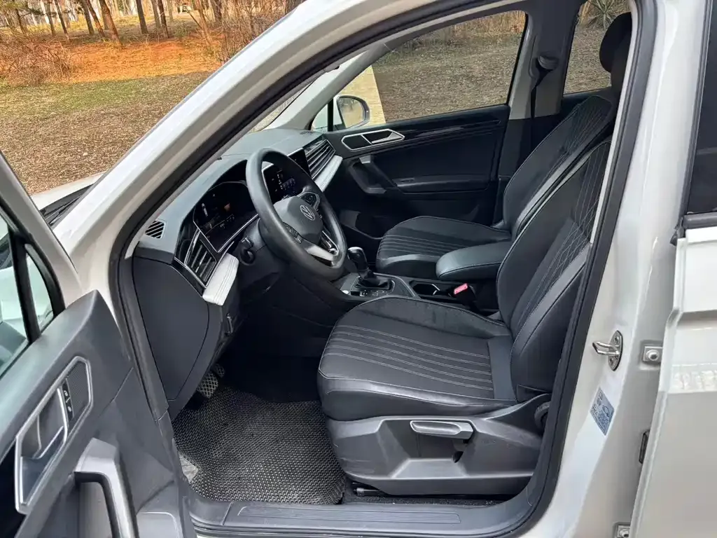 Volkswagen Tiguan L 2022 из CN, фото 2