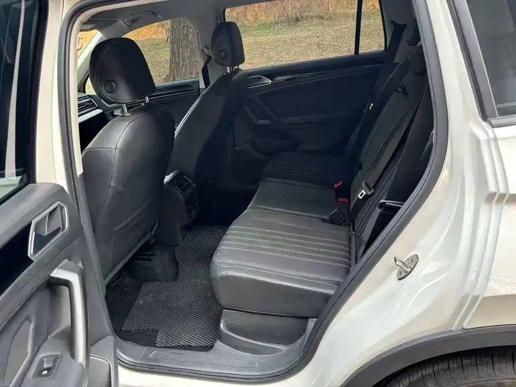 Volkswagen Tiguan L 2022 из CN, фото 4