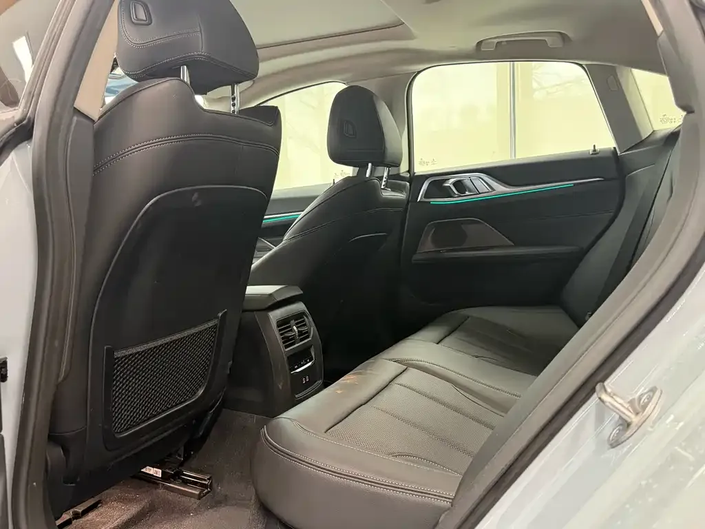 BMW 4 Series 2023 из CN, фото 7