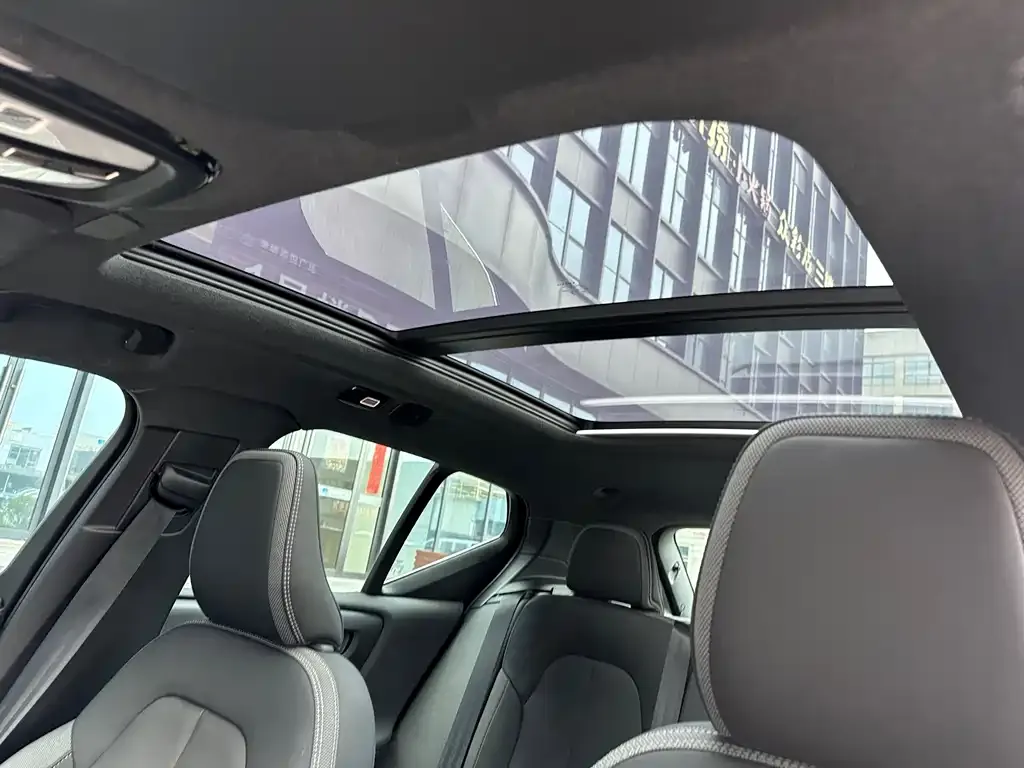 Volvo XC40 2023 из CN, фото 5