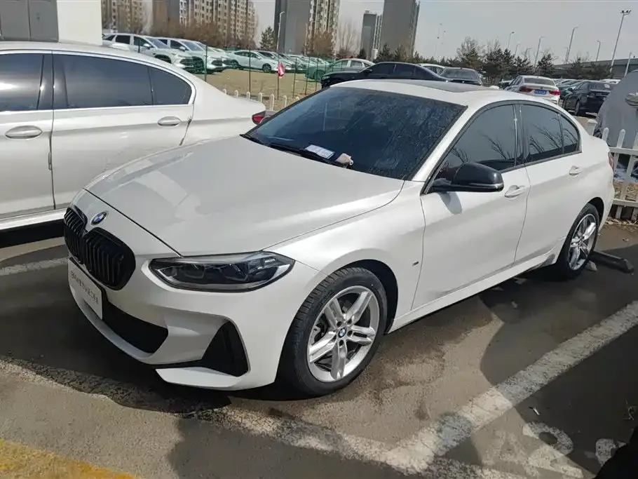 BMW 1 Series 2023 из CN, фото 1