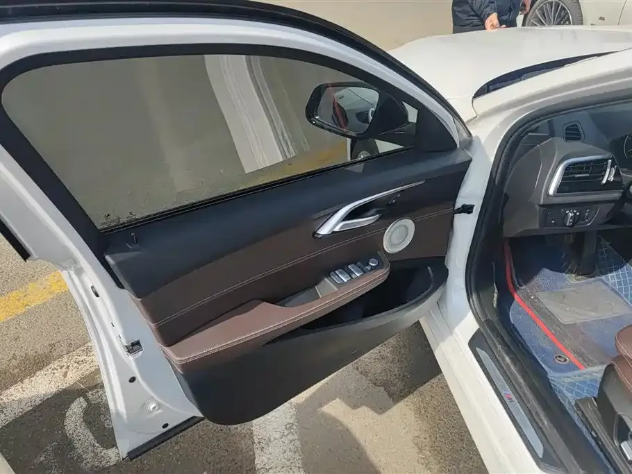 BMW 1 Series 2023 из CN, фото 8