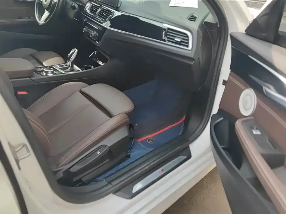 BMW 1 Series 2023 из CN, фото 2