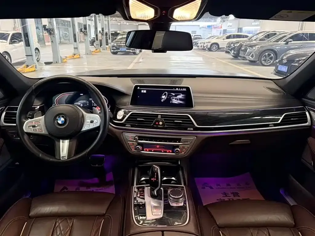 BMW 7 Series 2021 из CN, фото 3