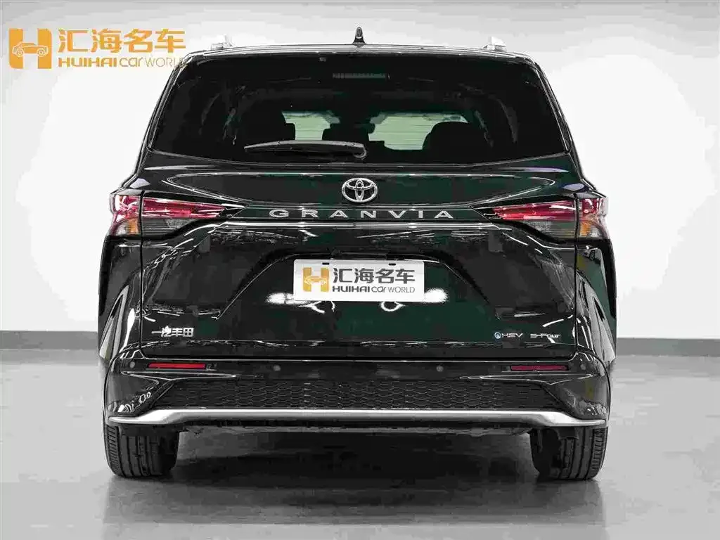 Toyota Granvia — фото 4