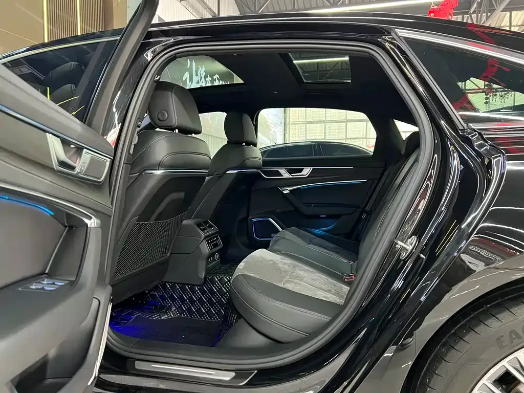Audi A6L 2024 из CN, фото 3