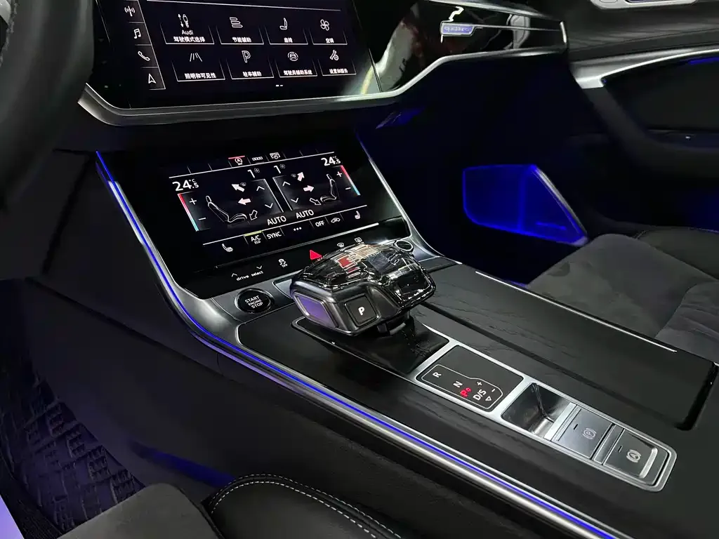 Audi A6L 2024 из CN, фото 2
