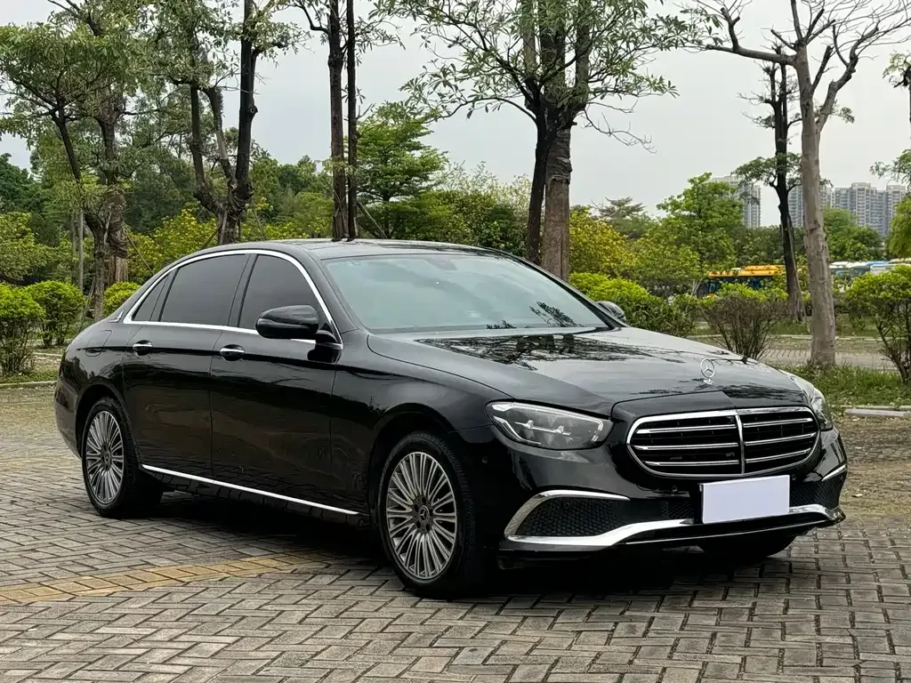 Mercedes-Benz E-Class — фото 10