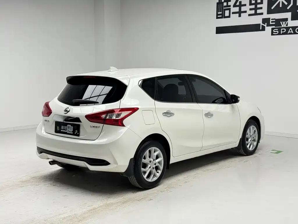 Nissan Tiida 2023 из CN, фото 4