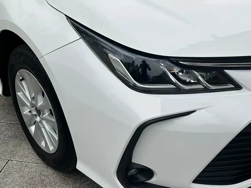 Toyota Corolla — фото 10