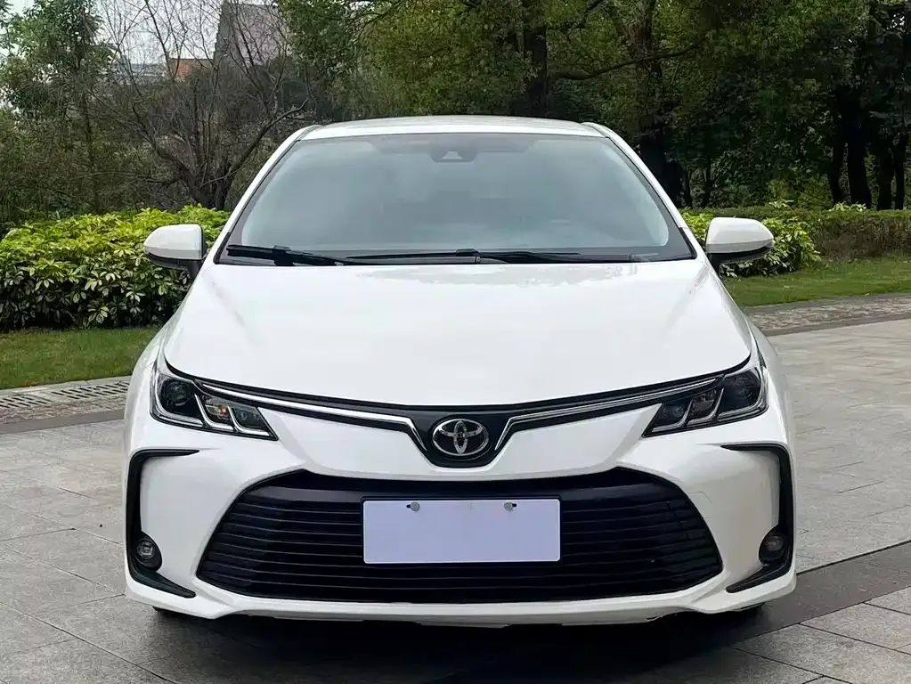 Toyota Corolla — фото 4