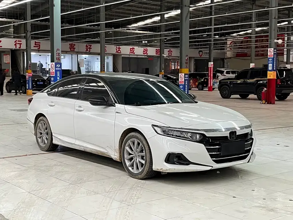 Honda Accord — фото 8