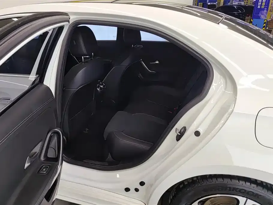 Mercedes-Benz A-Class 2023 из CN, фото 9