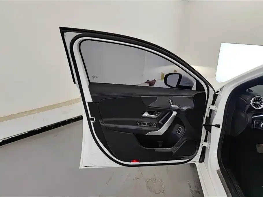 Mercedes-Benz A-Class 2023 из CN, фото 6