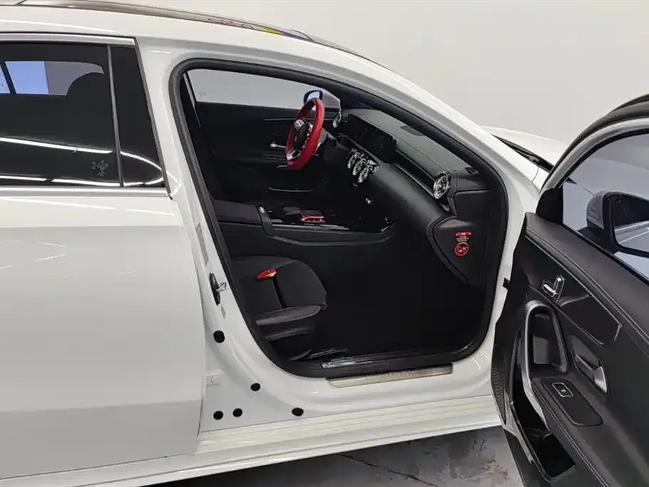 Mercedes-Benz A-Class 2023 из CN, фото 5